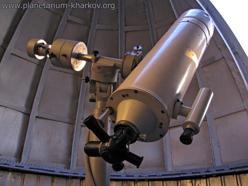 телескоп планетарію